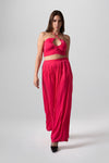 Top Halter Fucsia con Tiras Cruzadas y Falda Larga