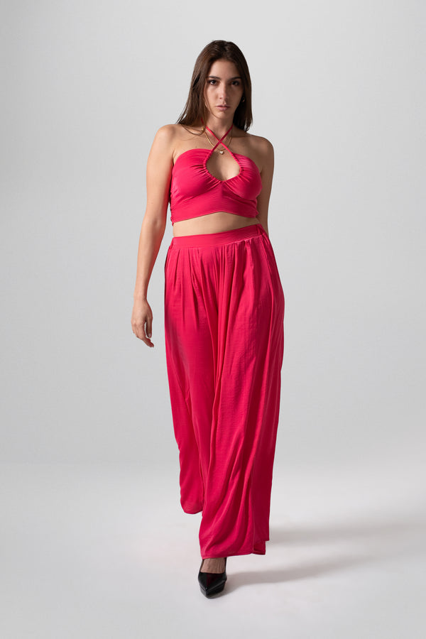 Top Halter Fucsia con Tiras Cruzadas y Falda Larga