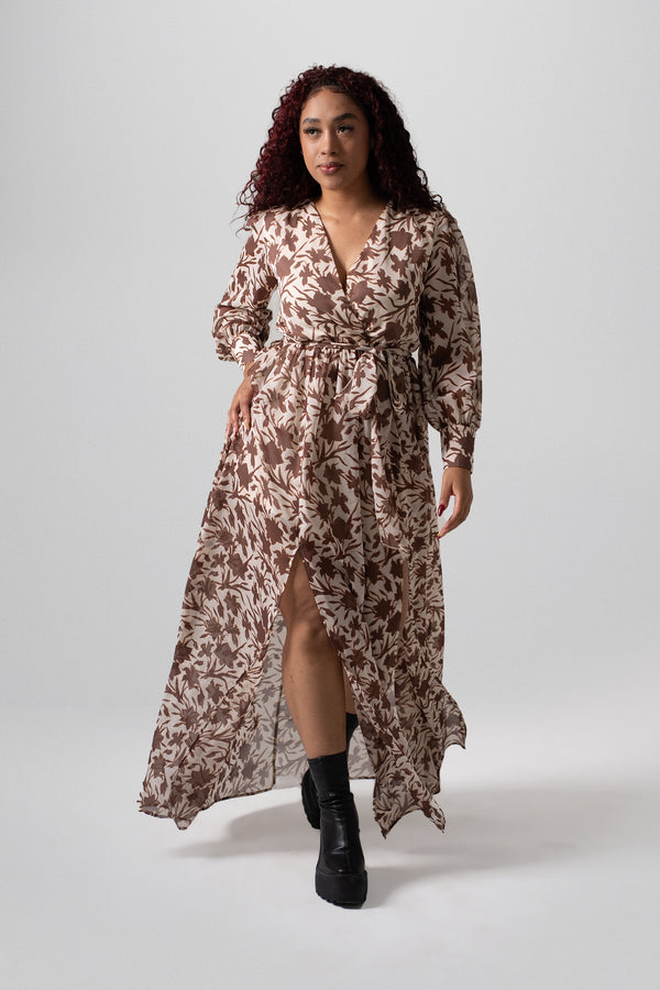 Vestido largo cruzado estampado floral con manga larga