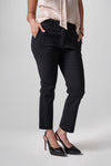 Pantalón negro corte recto tiro medio