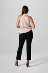 Pantalón negro corte recto tiro medio