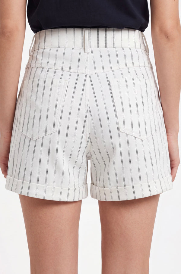 Short tiro alto a rayas