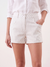 Short tiro alto a rayas