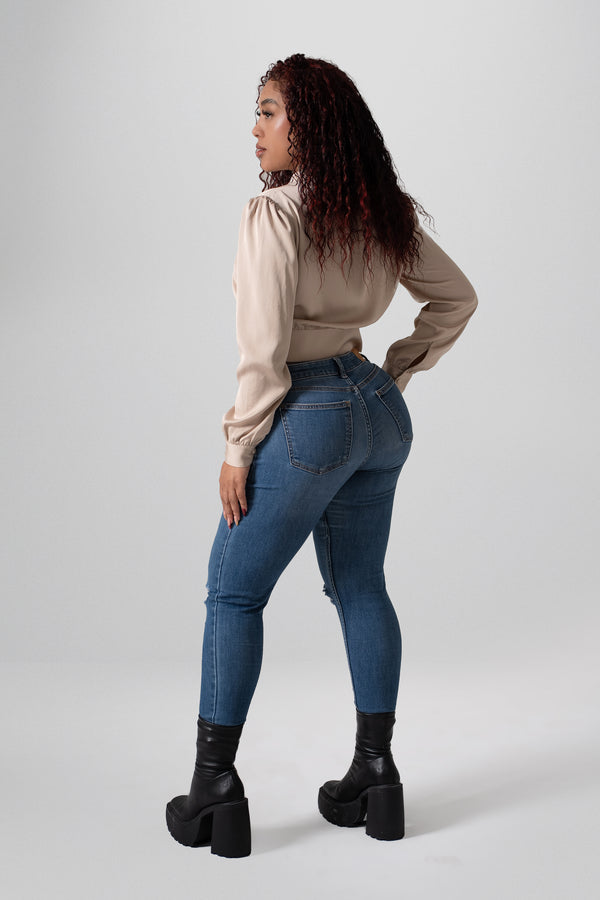 Blusa Crop Cuello Mao Manga Larga – Cintura Plisada