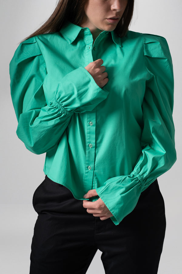 Blusa camisera manga larga con hombros abullonados